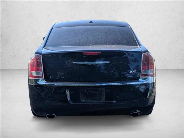 Used 2014 Chrysler 300 w/ Driver Convenience Group RWD image 6