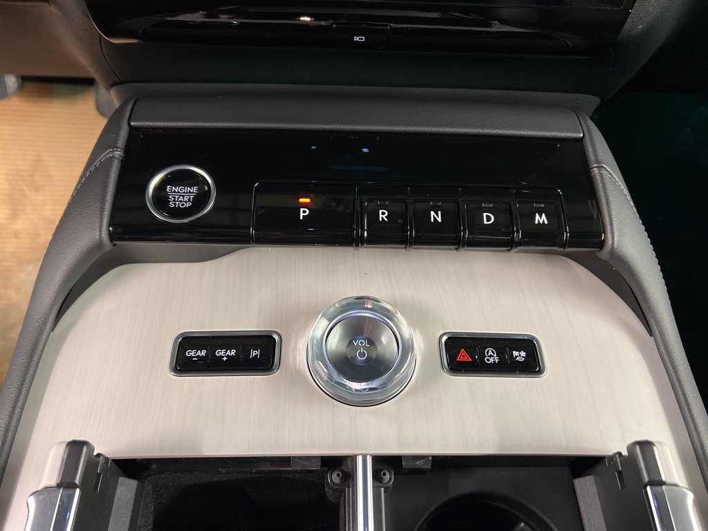 New 2026 Lincoln Navigator Reserve w/ Jet Appearance Package AWD/4WD image 17