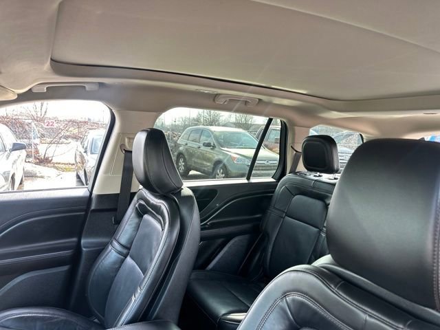 Used 2023 Lincoln Aviator Reserve w/ Equipment Group 201A image 22