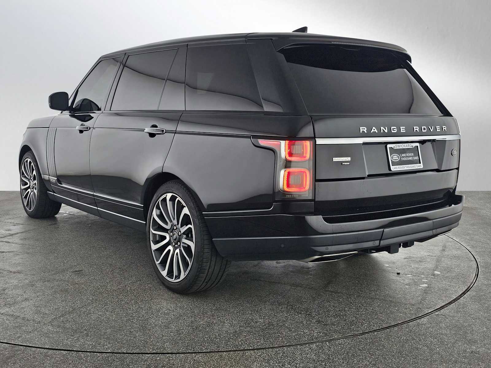 Used 2021 Land Rover Range Rover Long Wheelbase Autobiography image 3