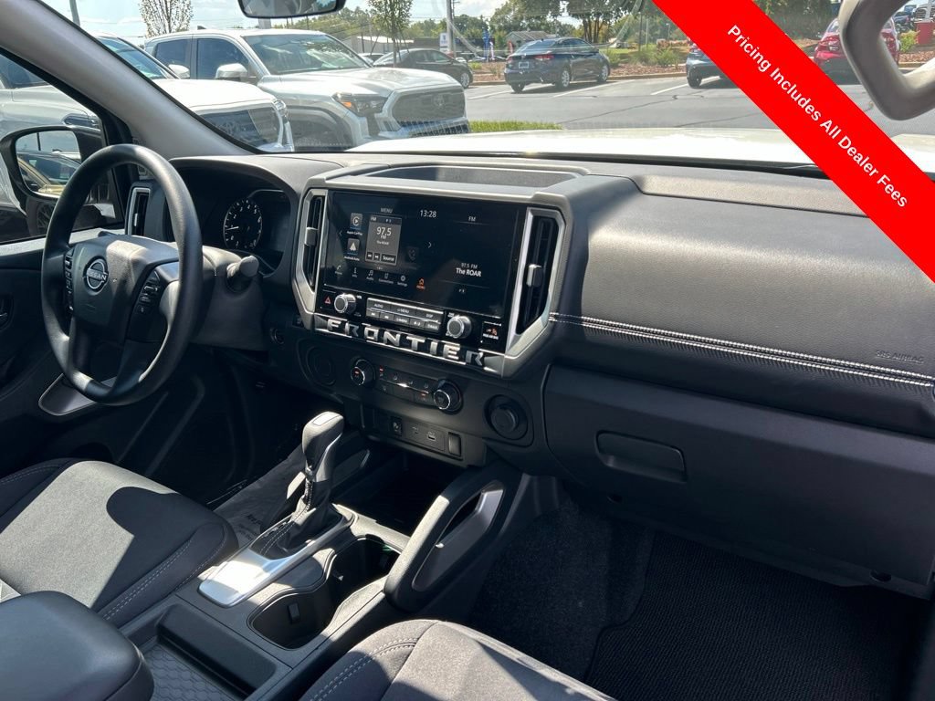 Used 2025 Nissan Frontier SV RWD image 21