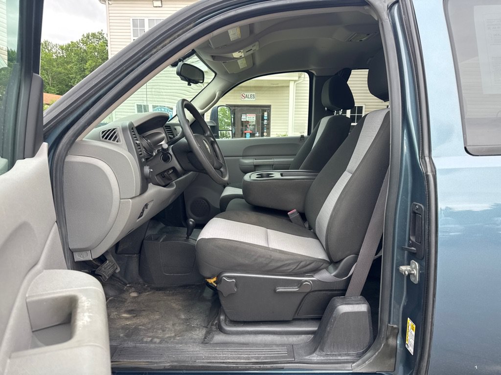 Used 2009 Chevrolet Silverado 2500 W/T w/ Snow Plow Prep Package AWD/4WD image 10