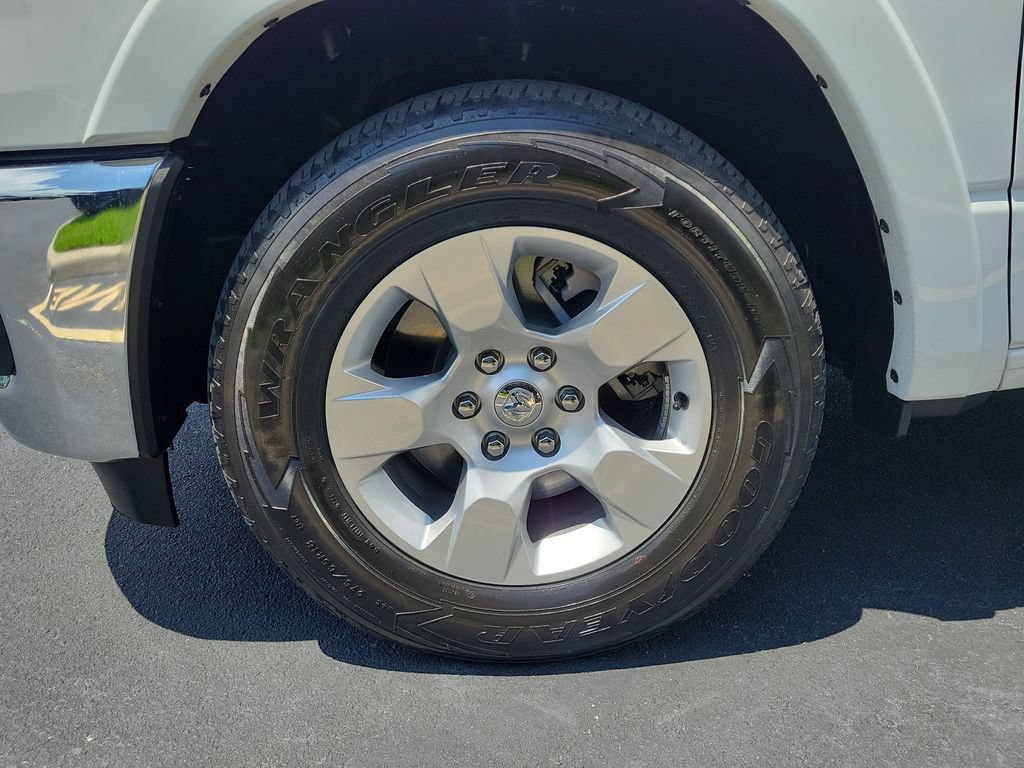 Used 2025 RAM 1500 Big Horn RWD image 9