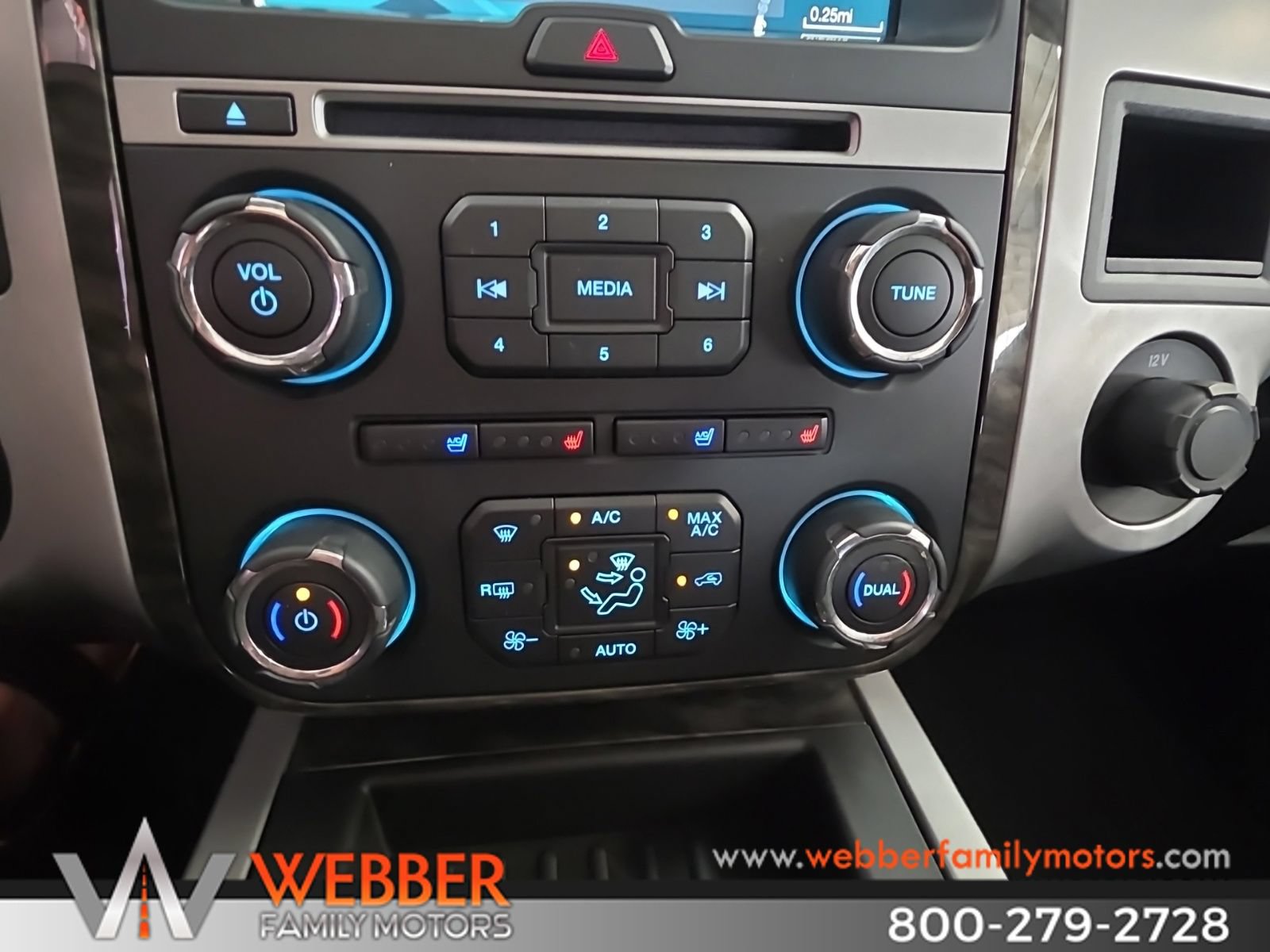 Used 2016 Ford Expedition Limited w/ Equipment Group 301A AWD/4WD image 19