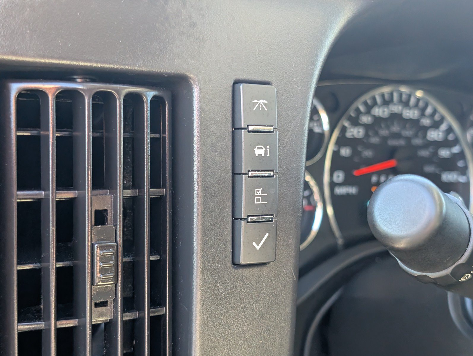 Used 2025 Chevrolet Express 3500 LT w/ LT Preferred Equipment Group RWD image 21