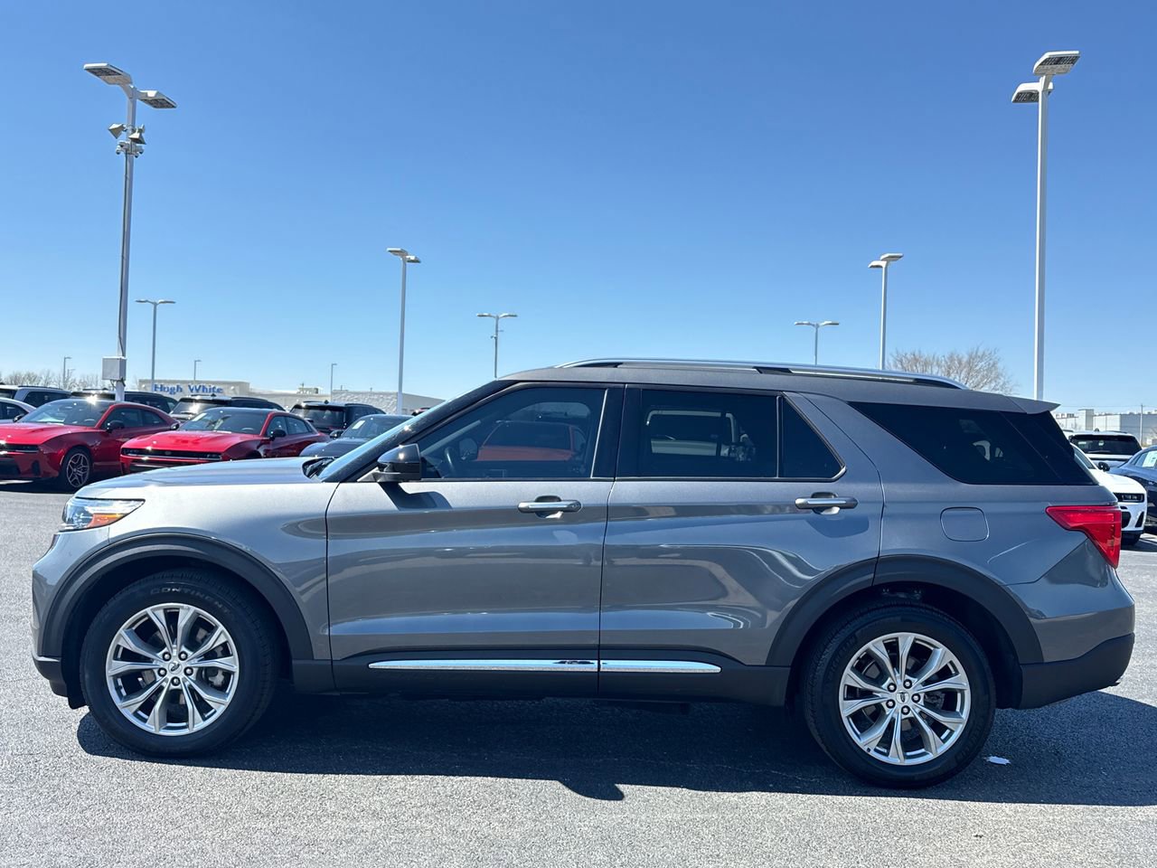 Used 2023 Ford Explorer Limited AWD/4WD image 6