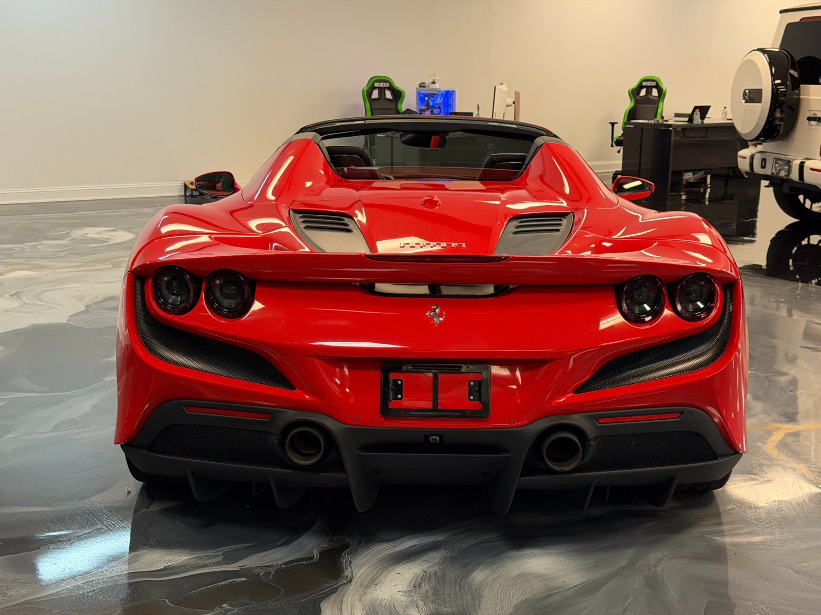 Used 2021 Ferrari F8 Tributo RWD image 8