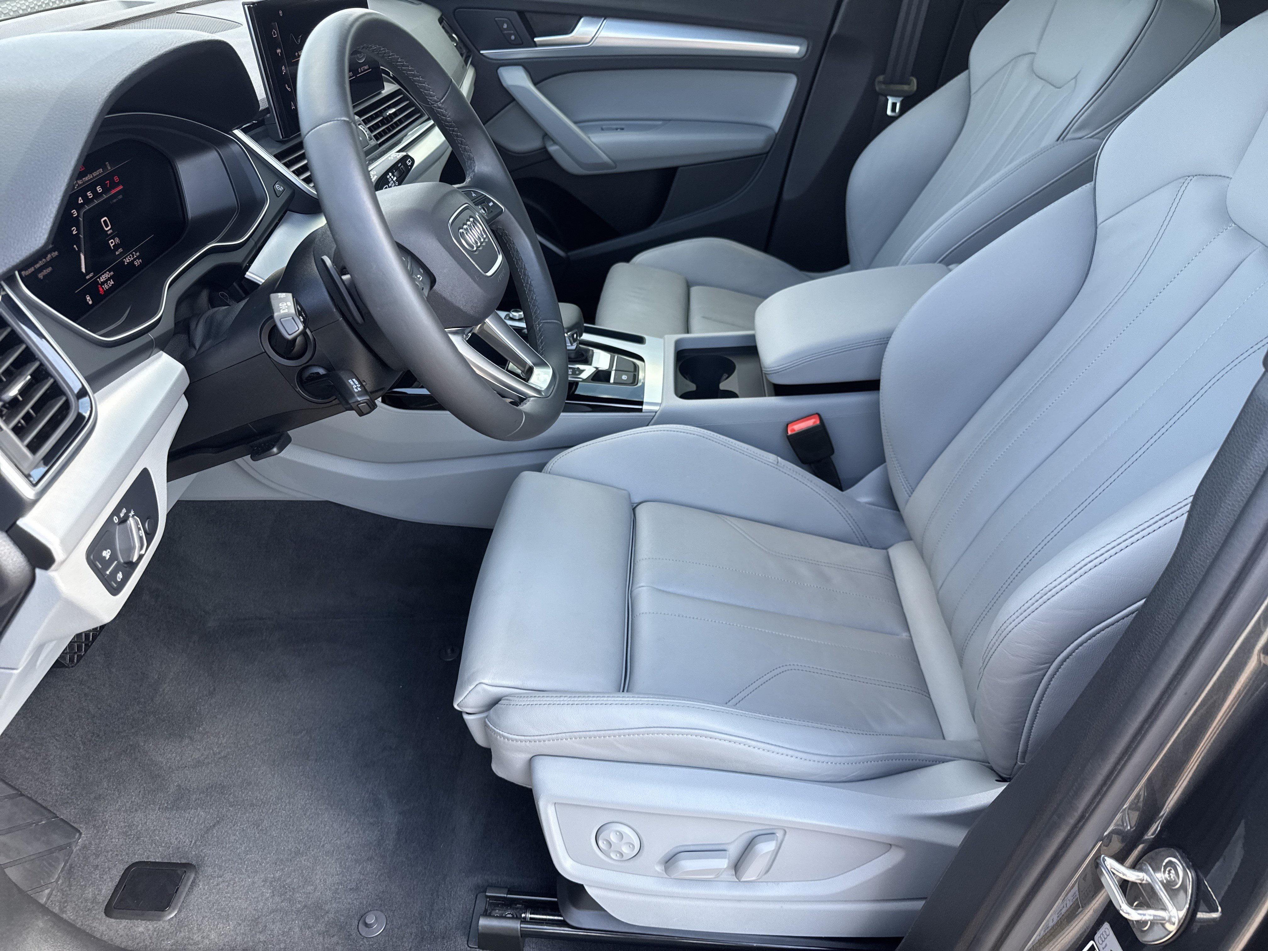 Certified 2024 Audi Q5 2.0T Premium w/ Summer of Audi Package AWD/4WD image 5