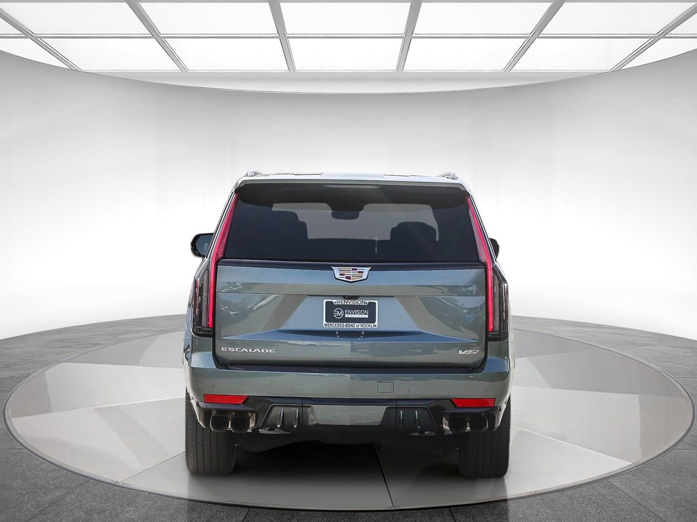 Used 2023 Cadillac Escalade ESV V image 3