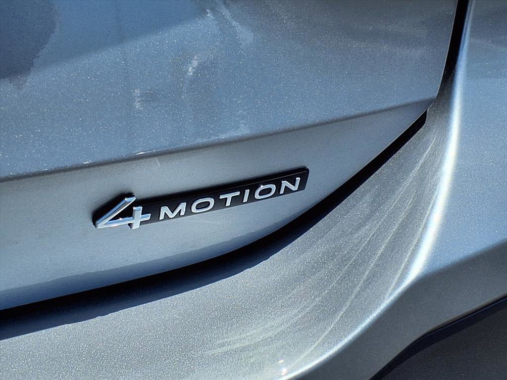 New 2026 Volkswagen Tiguan SE image 9