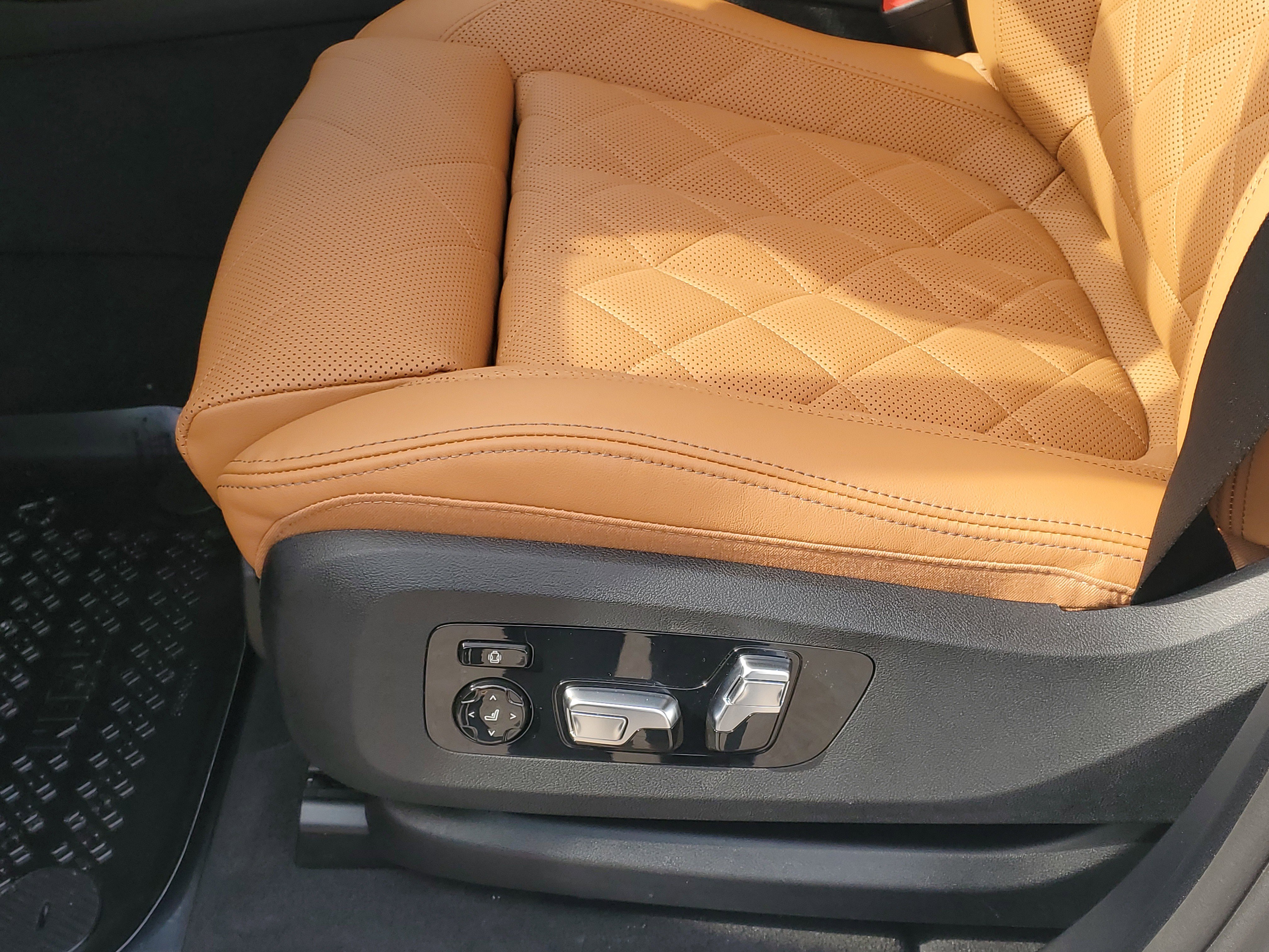 New 2026 BMW X5 M60i image 8