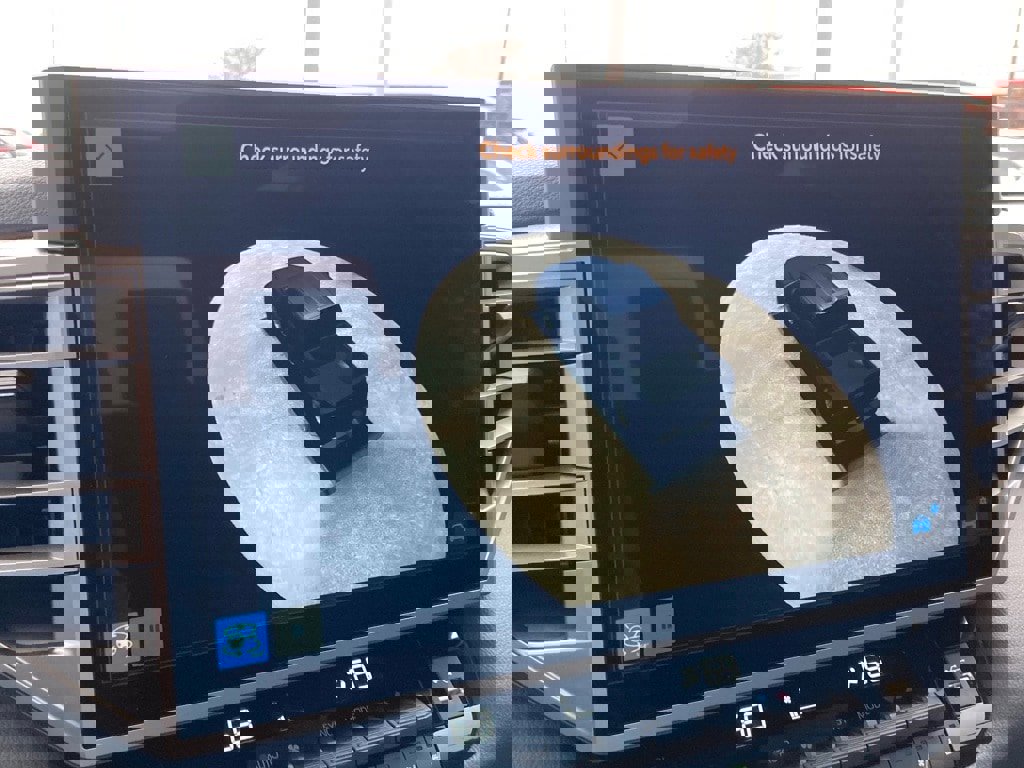 Used 2025 Toyota Tundra Limited image 26