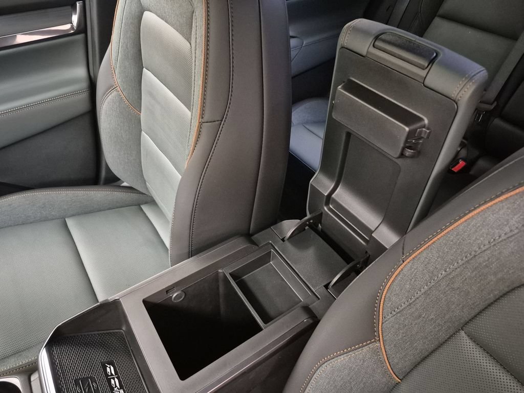New 2026 GMC Terrain AT4 w/ Technology Package II AWD/4WD image 36