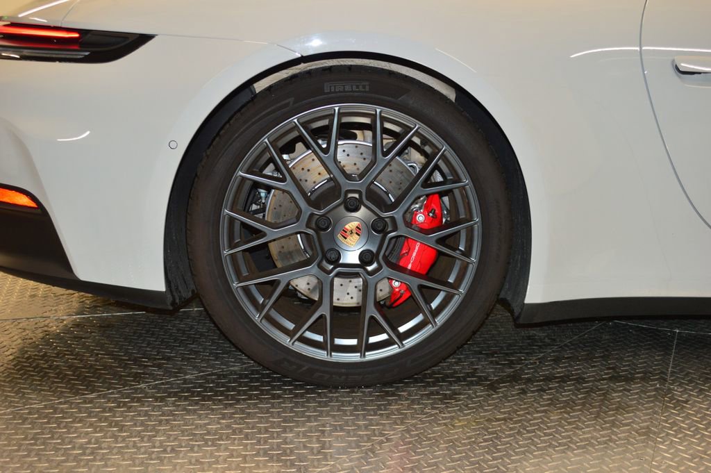 Certified 2025 Porsche 911 Targa 4 GTS AWD/4WD image 15