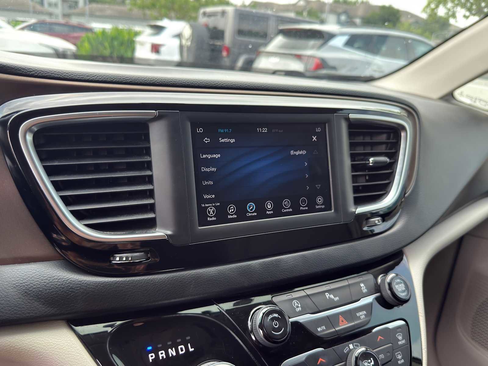 Used 2018 Chrysler Pacifica Touring-L FWD image 14