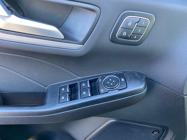 New 2025 Ford Escape SE w/ PHEV Premium Package image 13