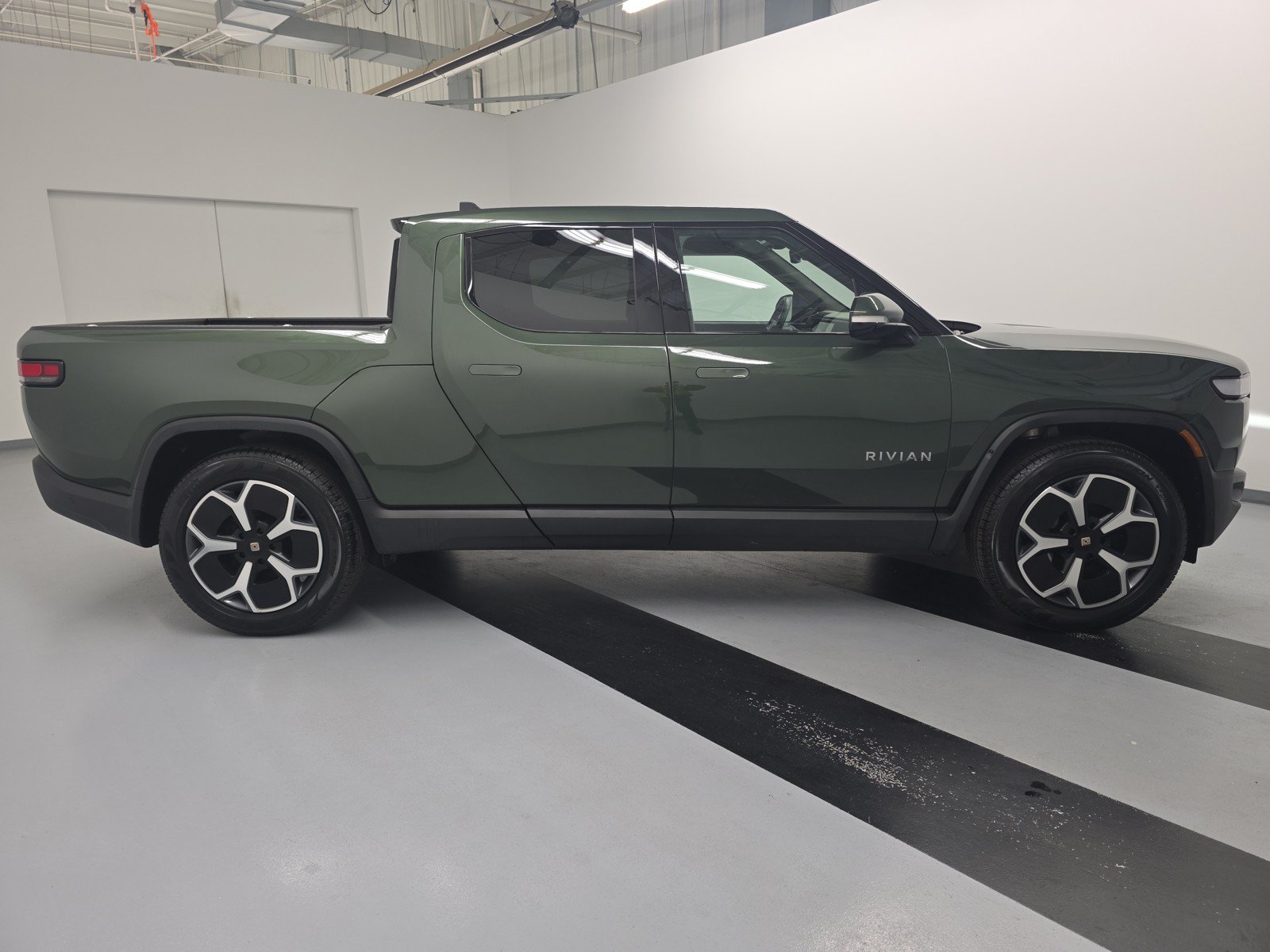 Used 2024 Rivian R1T Adventure AWD/4WD image 6