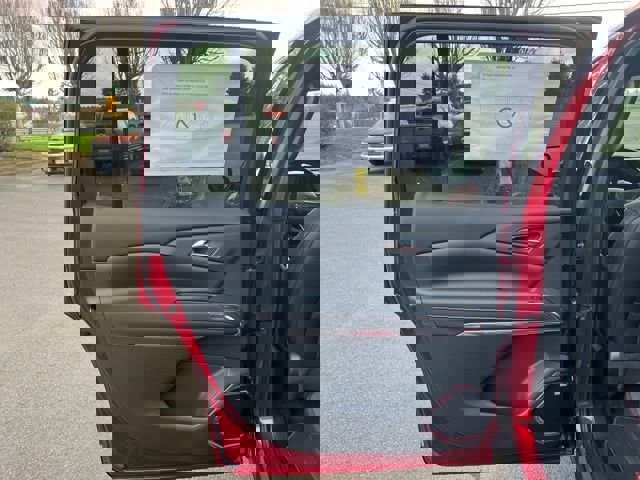 New 2026 Chevrolet Traverse RS image 11