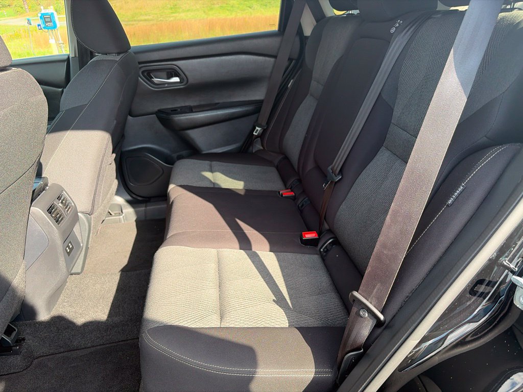 Used 2025 Nissan Rogue SV AWD/4WD image 30
