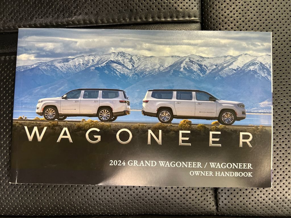 Used 2024 Jeep Wagoneer Series II w/ Flexible Seating Group AWD/4WD image 34