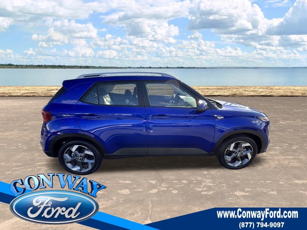 Used 2024 Hyundai Venue SEL image 4