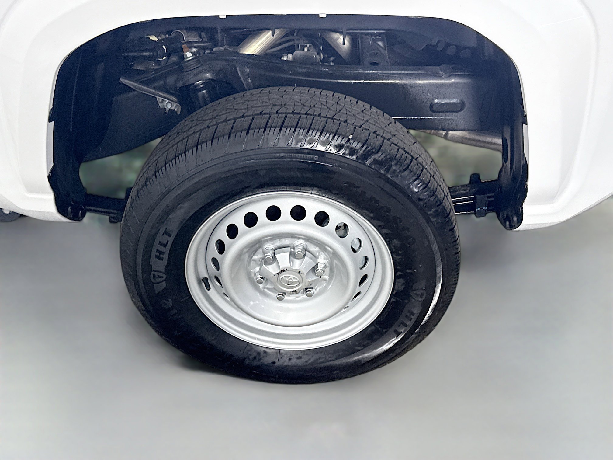 Used 2025 Toyota Tacoma SR image 33