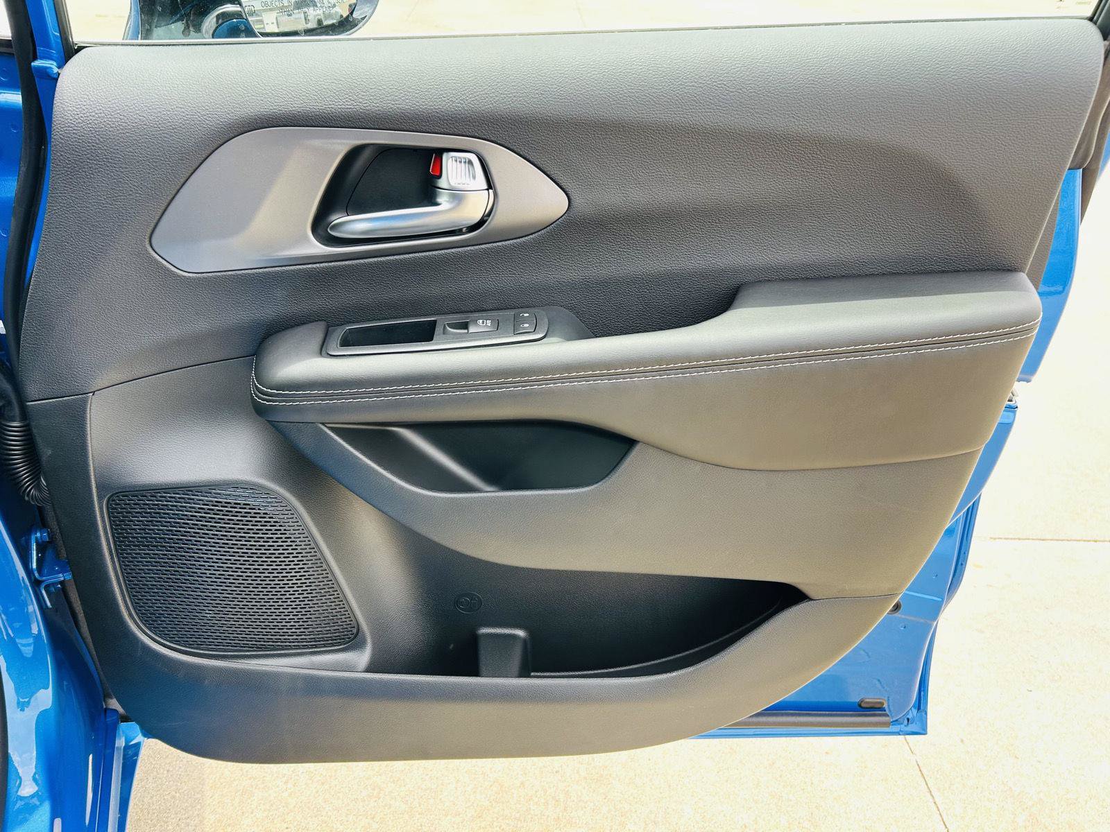 New 2027 Chrysler Pacifica Select FWD image 31