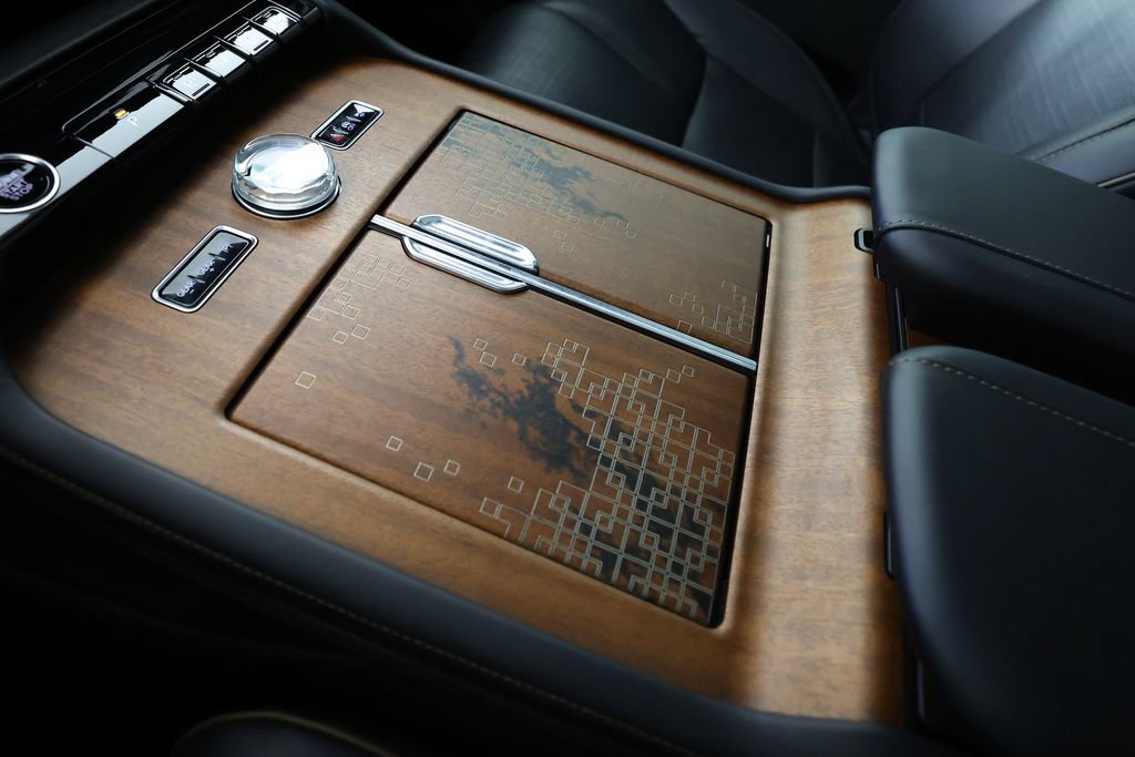 Used 2025 Lincoln Navigator Black Label AWD/4WD image 38