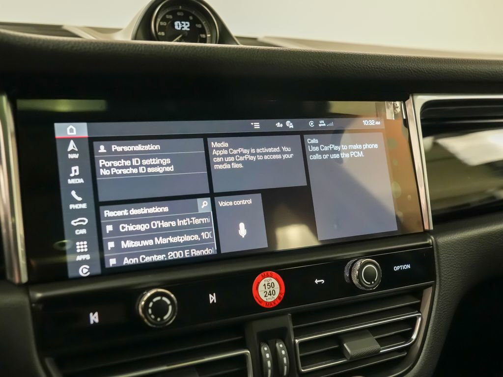 Certified 2025 Porsche Macan S image 30