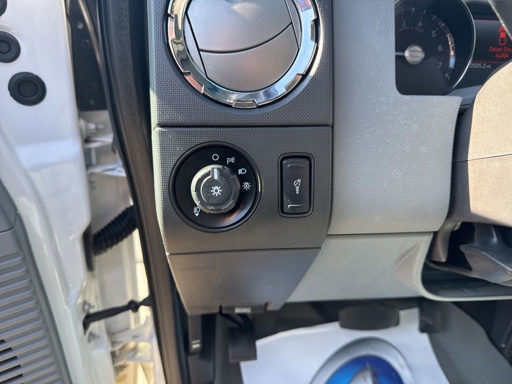 Used 2014 Ford F250 XLT w/ XLT Value Package image 9