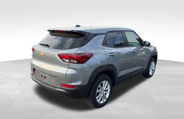 Used 2024 Chevrolet TrailBlazer LS w/ LS Convenience Package AWD/4WD image 3