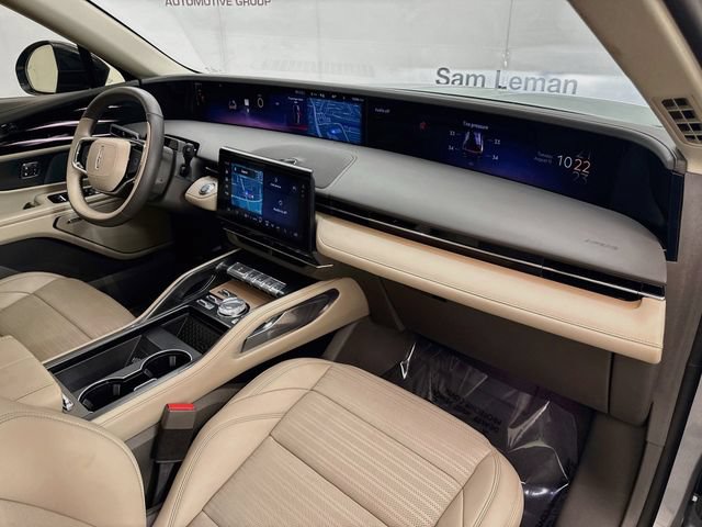 Used 2025 Lincoln Nautilus Reserve AWD/4WD image 31