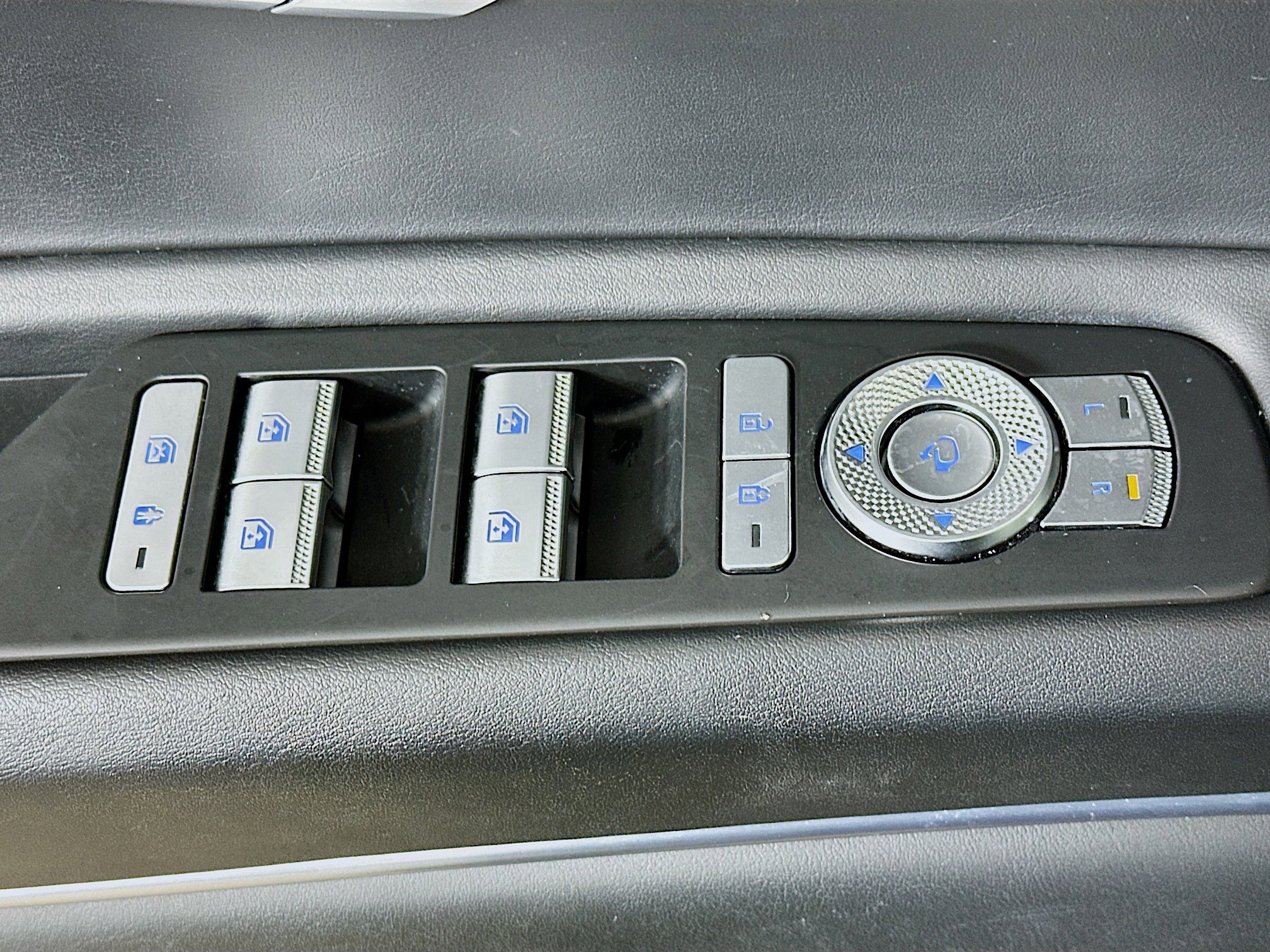 Used 2024 Genesis GV80 2.5T image 15