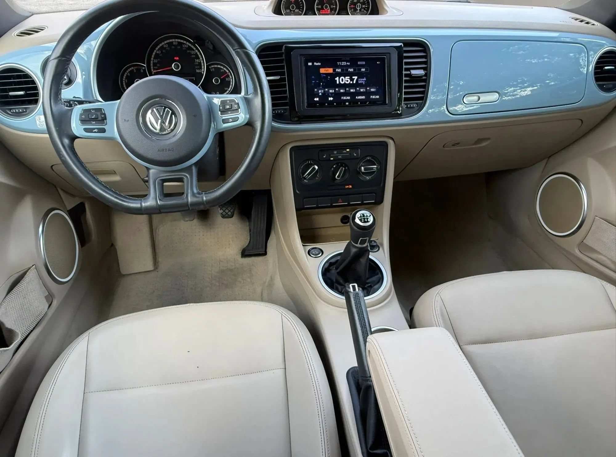 Used 2013 Volkswagen Beetle TDI FWD image 21