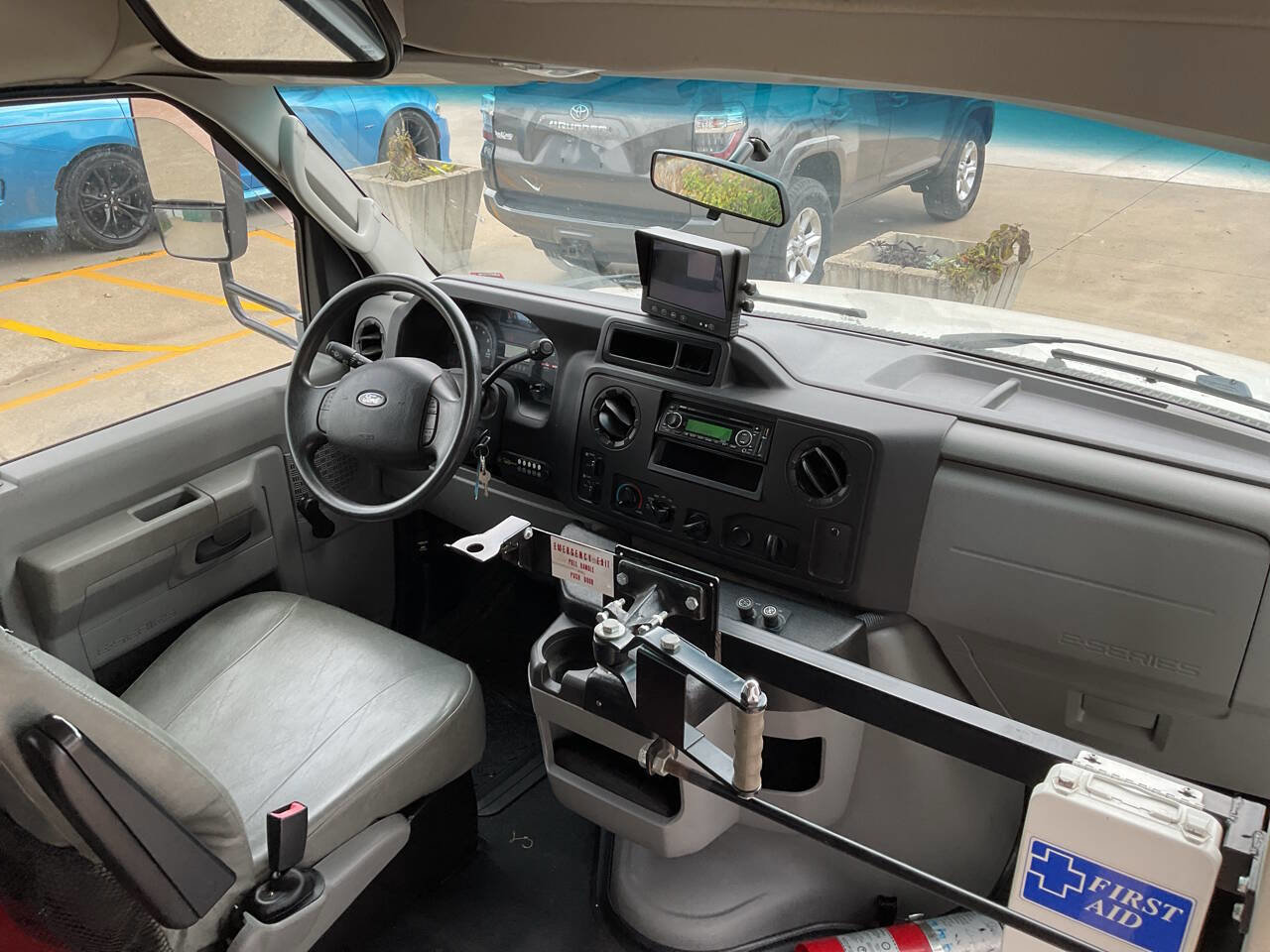 Used 2013 Ford E-350 and Econoline 350 Super Duty w/ Shuttle Bus Prep Pkg image 13