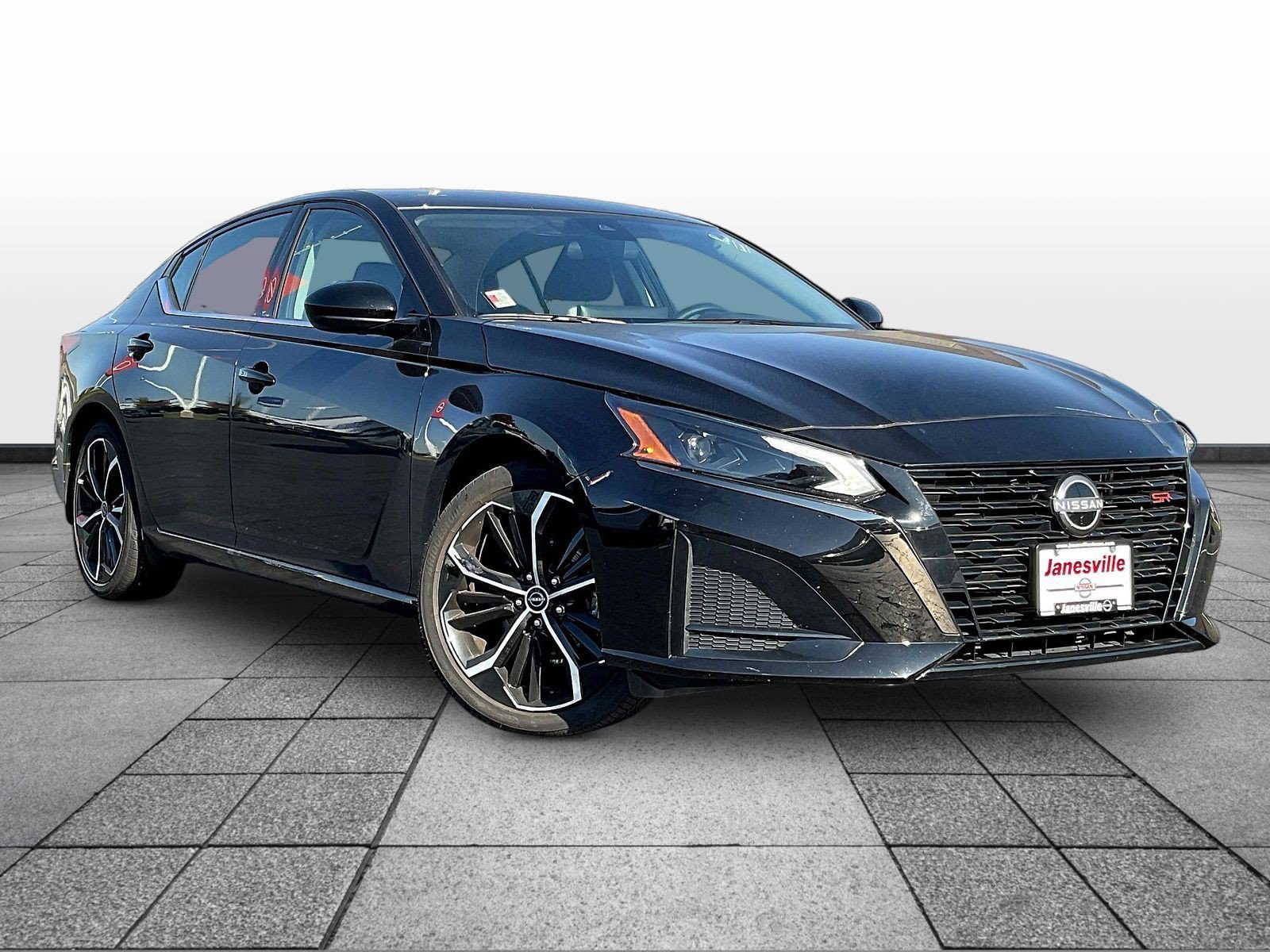 Certified 2025 Nissan Altima 2.5 SR w/ SR Premium Package FWD image 1