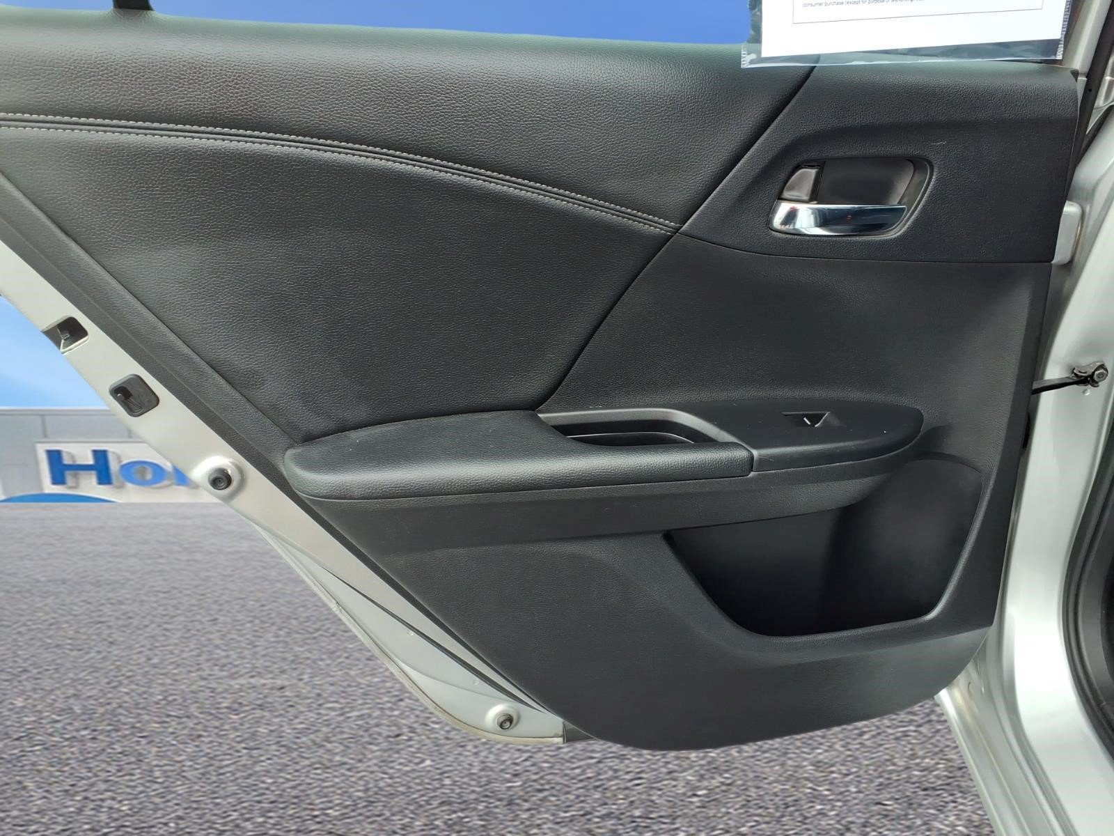 Used 2014 Honda Accord Touring image 12