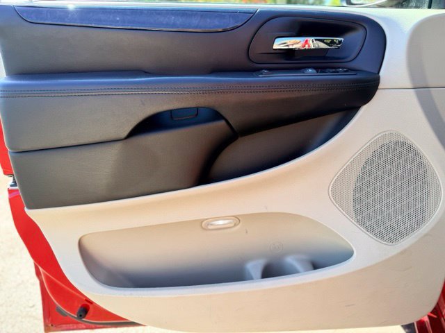 Used 2013 Dodge Grand Caravan SE FWD image 14