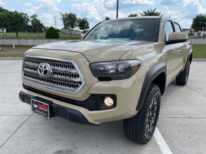 Used 2017 Toyota Tacoma TRD Off-Road w/ Tow Package (A/T) AWD/4WD image 50