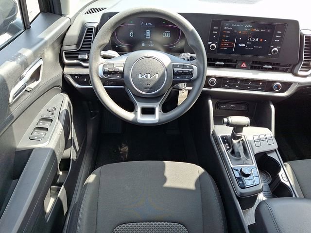 Used 2023 Kia Sportage LX AWD/4WD image 11