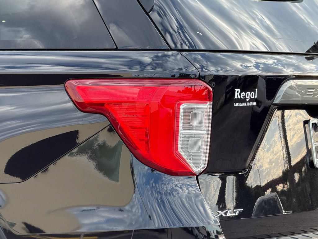 Used 2023 Ford Explorer XLT w/ Equipment Group 202A RWD image 10