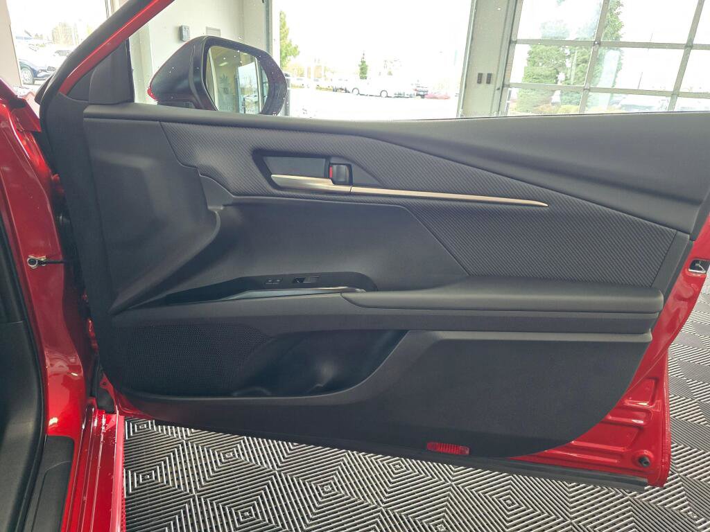 Used 2025 Toyota Camry SE image 44