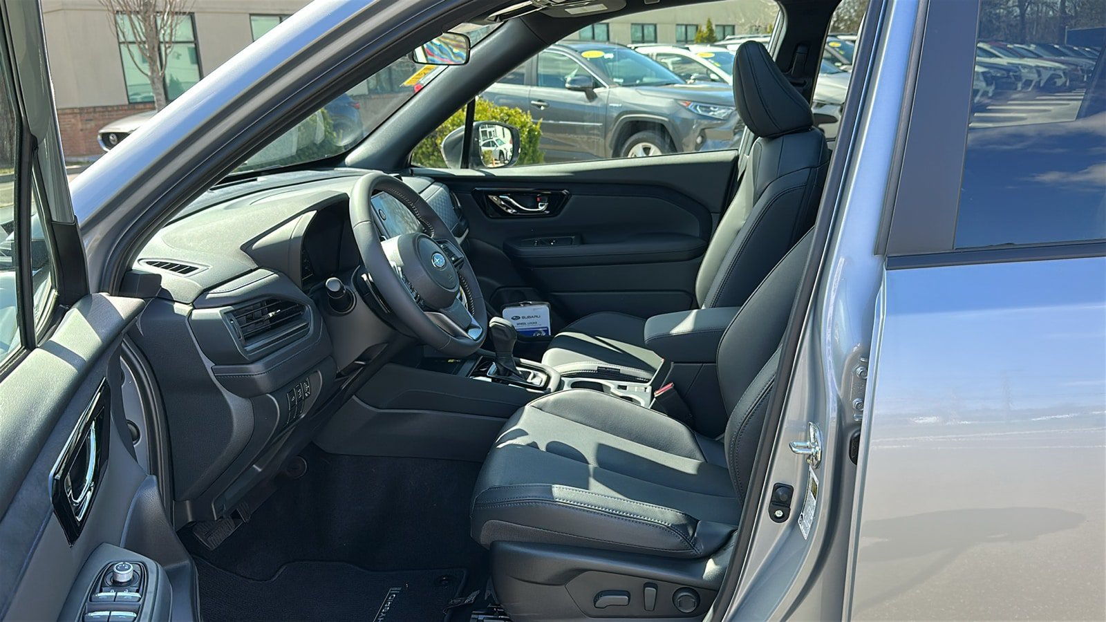 Used 2025 Subaru Forester Limited AWD/4WD image 9