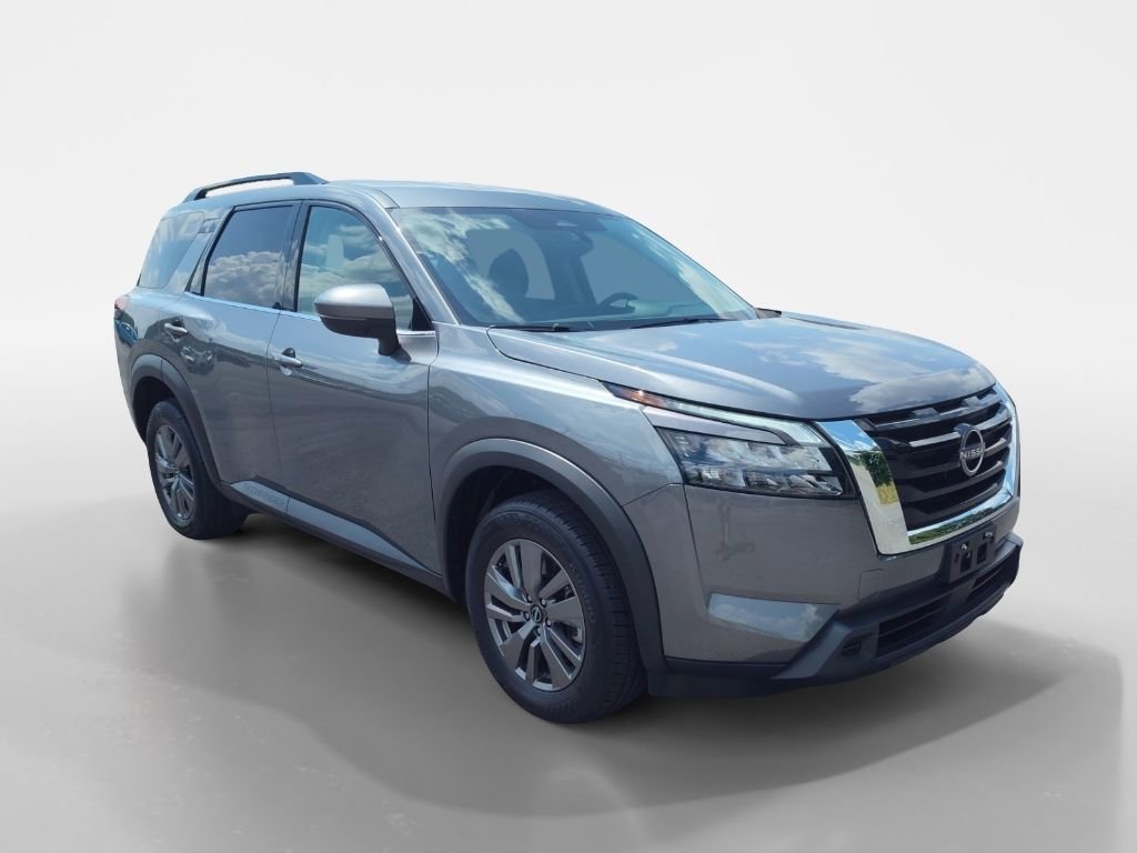 Used 2025 Nissan Pathfinder SV image 9