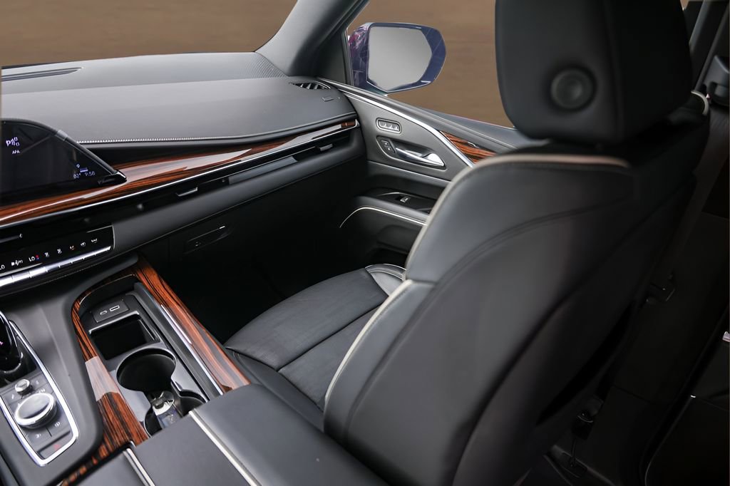 Certified 2022 Cadillac Escalade ESV Premium Luxury AWD/4WD image 30