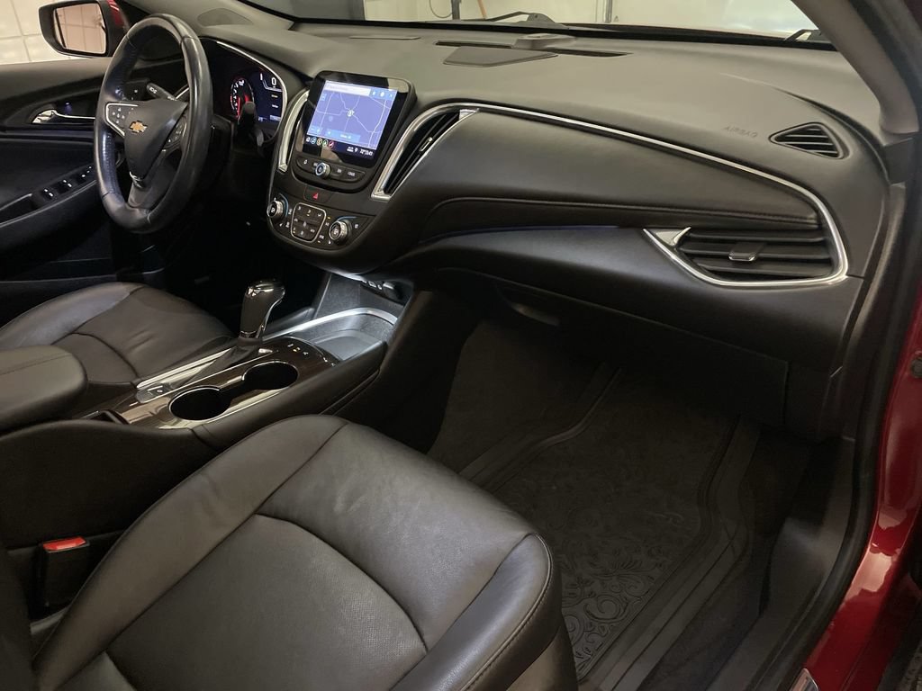 Used 2020 Chevrolet Malibu Premier FWD image 24