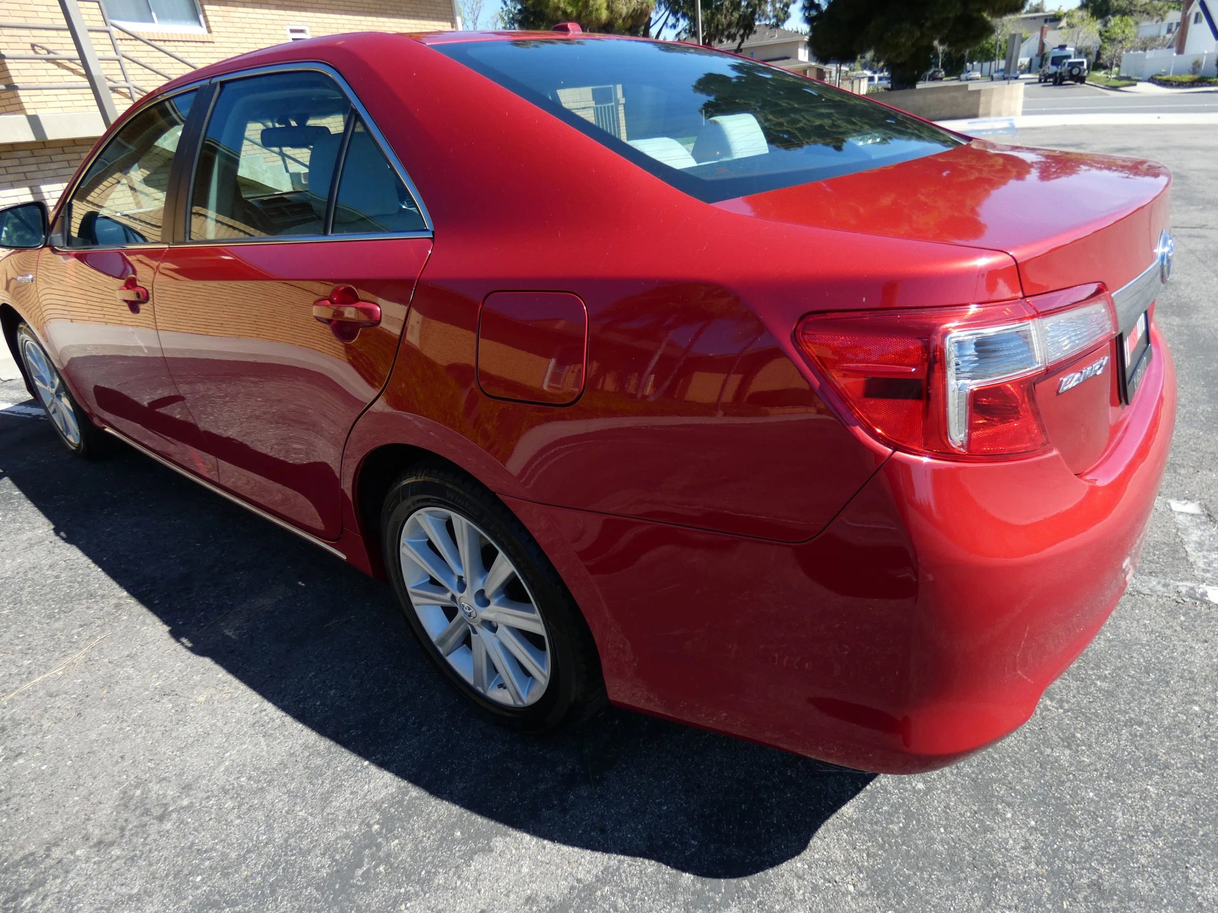 Used 2013 Toyota Camry XLE w/ Convenience Pkg image 12