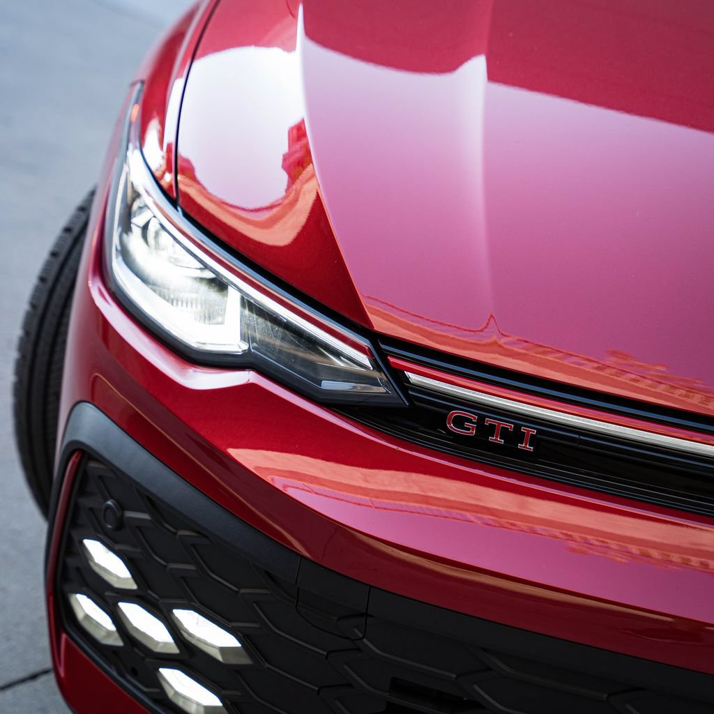 New 2026 Volkswagen GTI SE FWD image 7