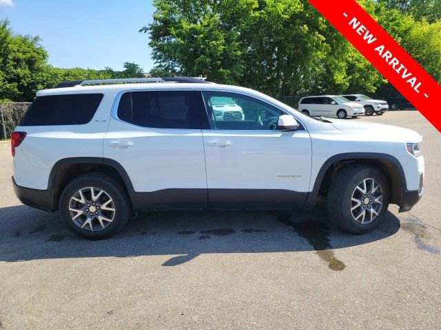Used 2020 GMC Acadia SLE w/ Driver Convenience Package FWD image 2