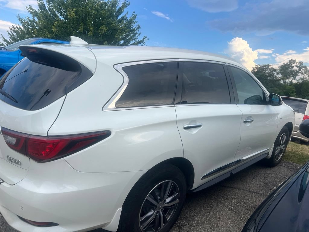 Used 2020 INFINITI QX60 Luxe w/ Essential Package AWD/4WD image 2